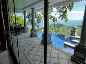 honeymoon suite with at Hotel Villa Caletas